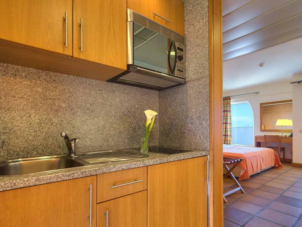 hotel-fourviews-monumental-room-studio-4